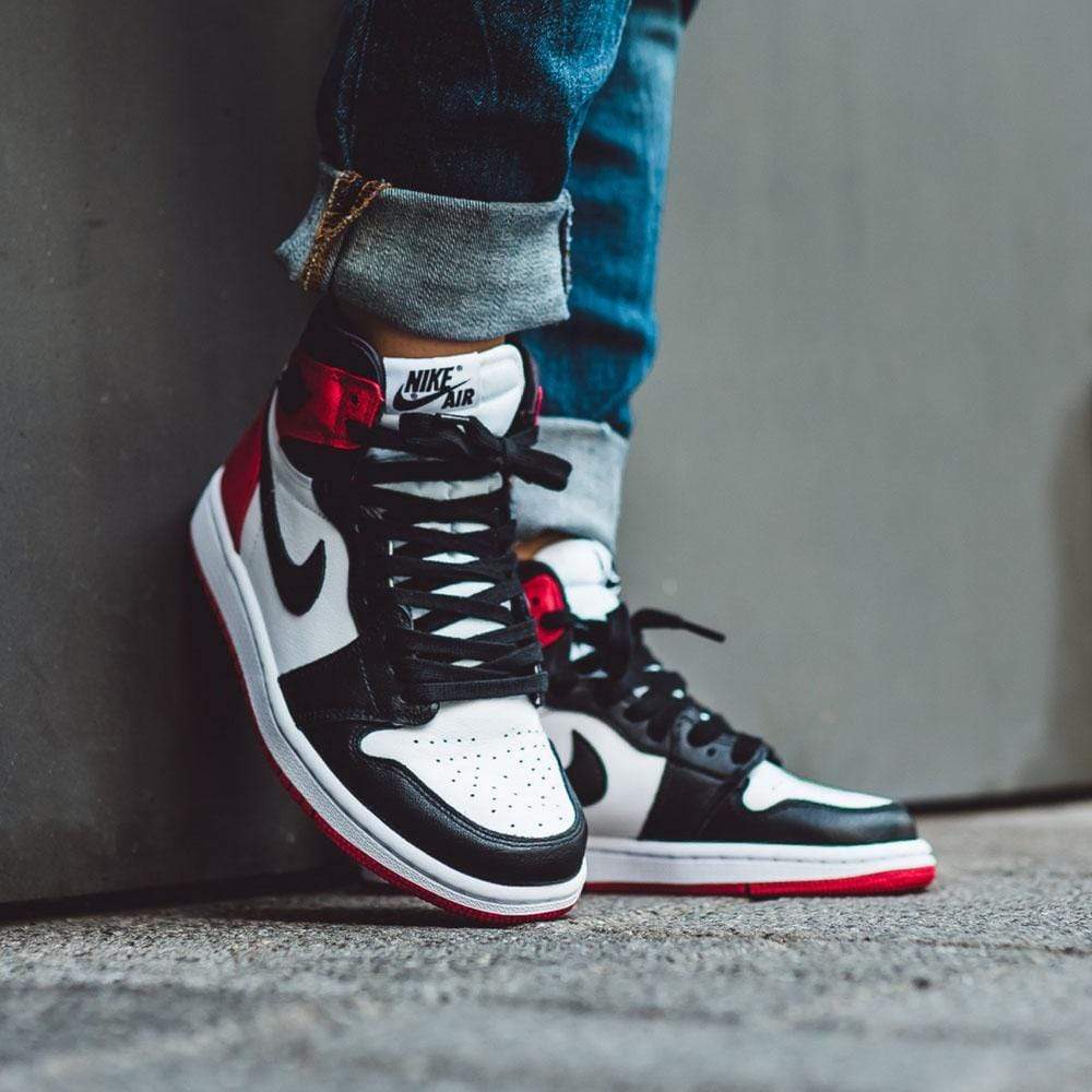 Air Jordan 1 Wmns Retro High ‘Satin Black Toe’ Air Jordan 1 Wmns Retro High ‘Satin Black Toe’