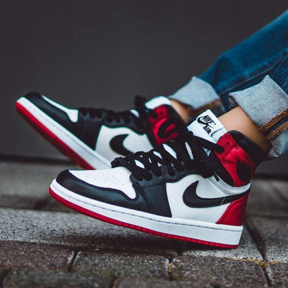 Air Jordan 1 Wmns Retro High ‘Satin Black Toe’ Air Jordan 1 Wmns Retro High ‘Satin Black Toe’
