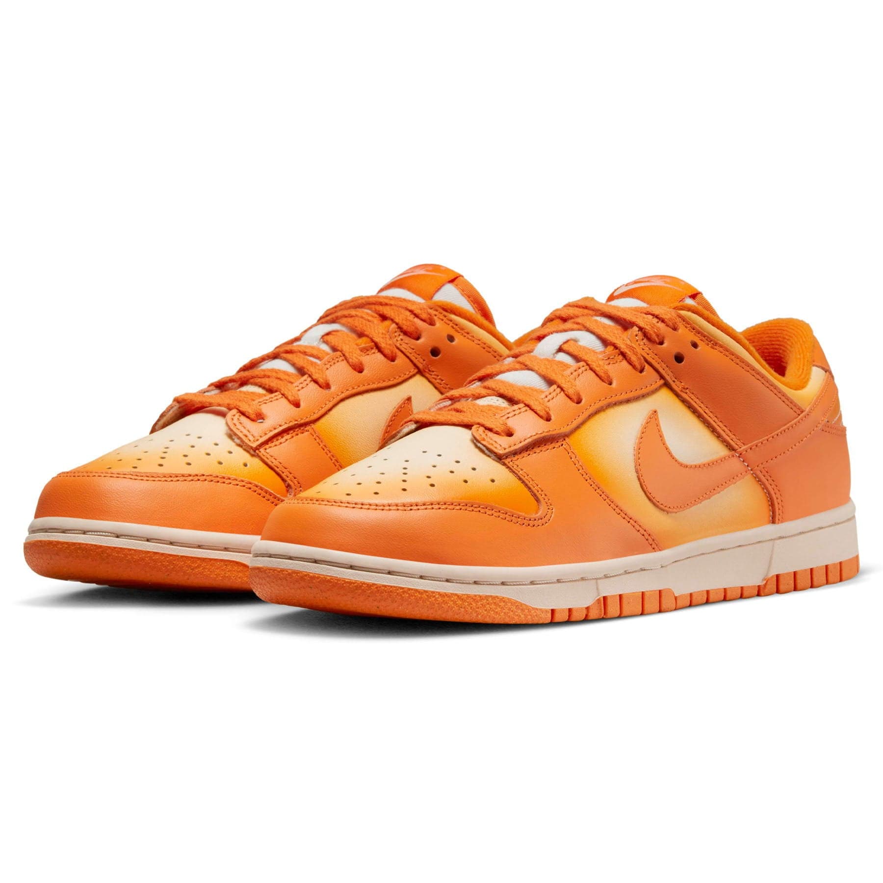 Nike Dunk Low Wmns ‘Magma Orange’
