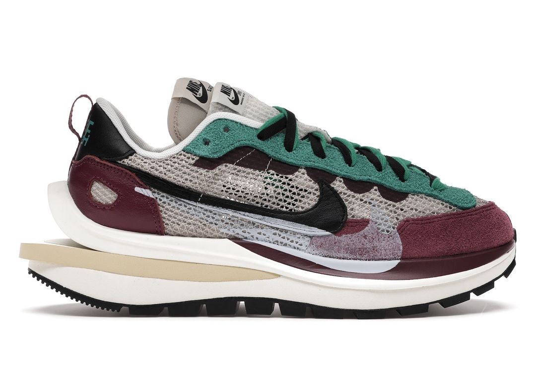 Nike Vaporwaffle Sacai Villain Red Neptune Green