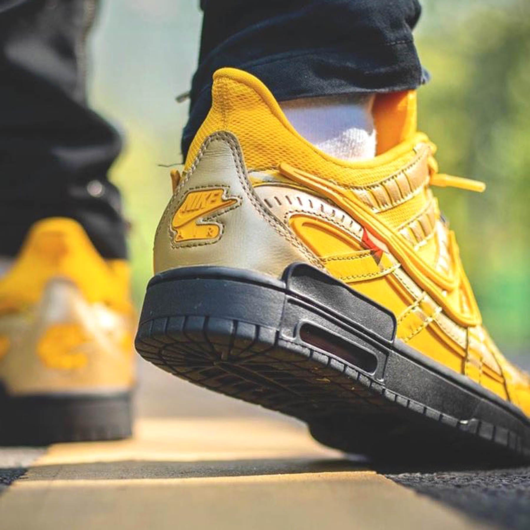 Off-White x Nike Air Rubber Dunk ‘University Gold’ Off-White x Nike Air Rubber Dunk ‘University Gold’