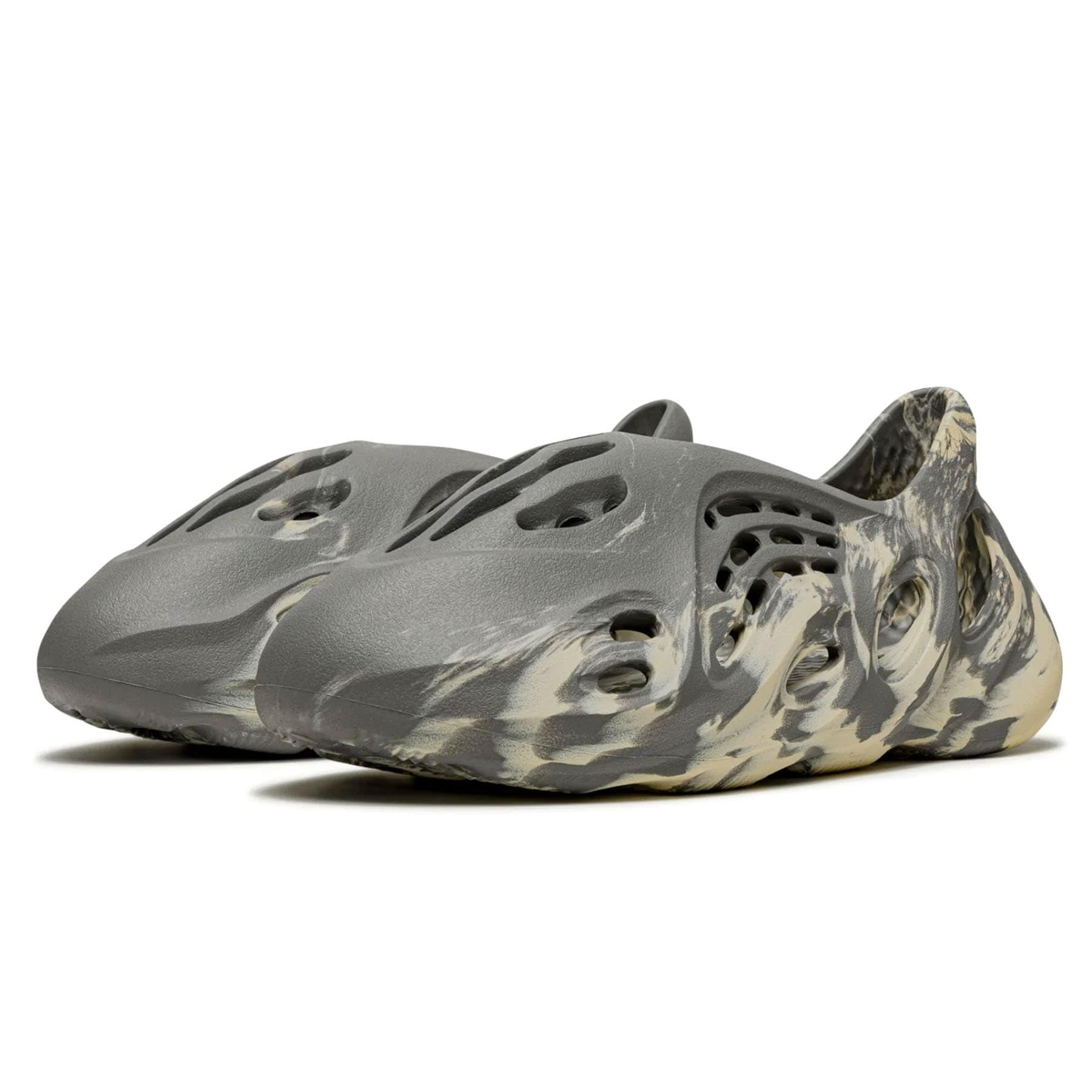 Yeezy Foam Runner ‘MXT Moon Grey’